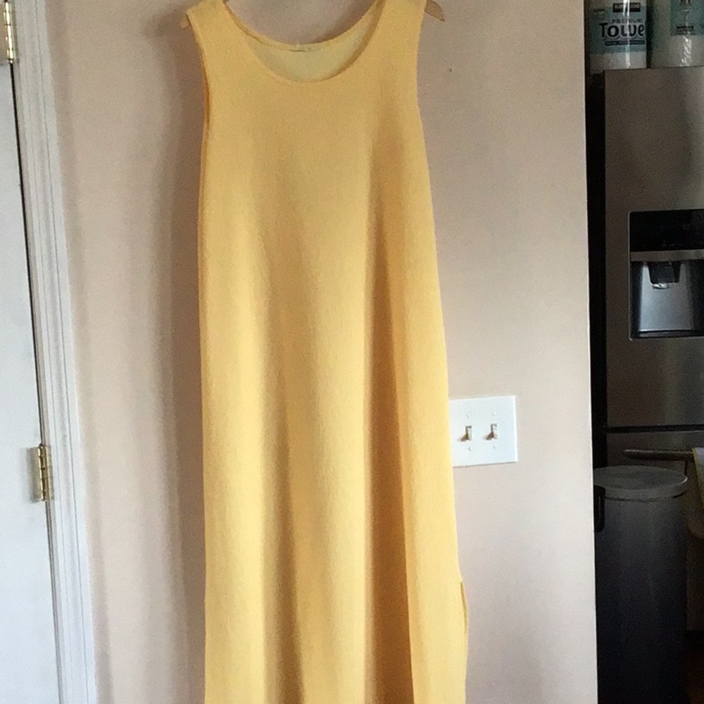 Elegant Yellow Sleeveless Dress